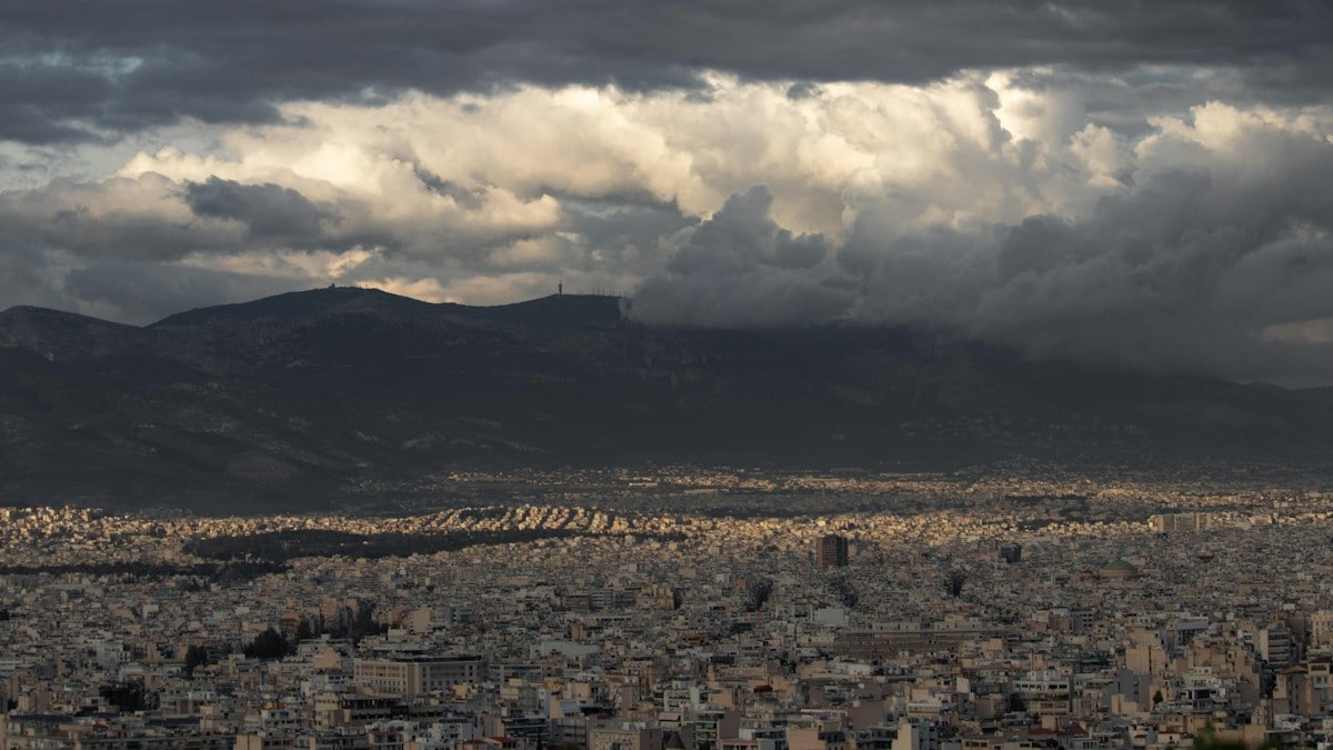 "My country is a sky without a passport, without a gate. I enter from the air"